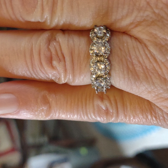 Ring - Picture 3 of 4